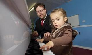 德国钢琴的价格一般是多少 钢琴价格一般多少钱