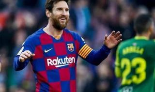 梅西年纪比c罗小 C罗和梅西谁大